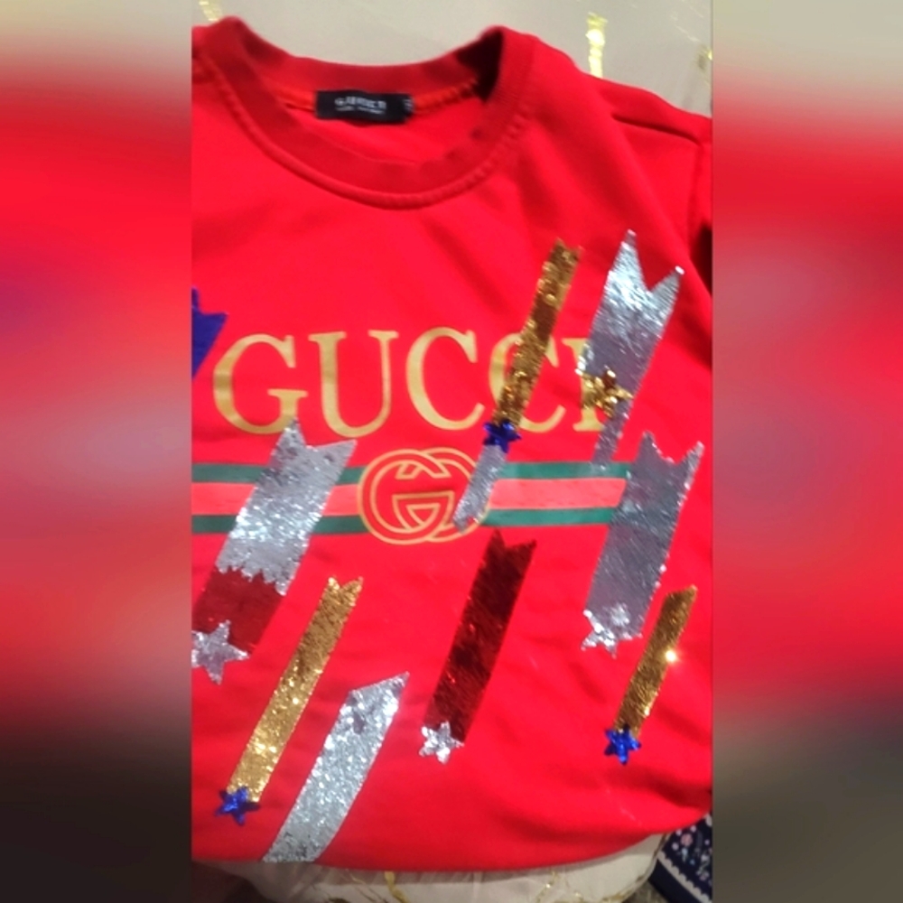 Gucci logo  Sequin sweater / Available